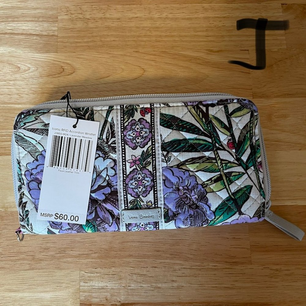 Vera Bradley Iconic RFIC Accordion Wristlet in Lavender Meadow